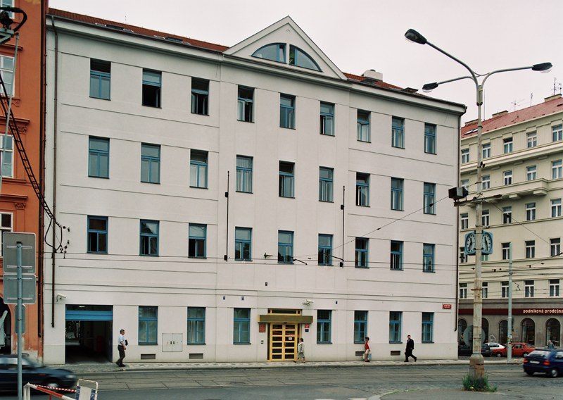 Reconstruction of an administration building on Charles Square 1/1359, Prague